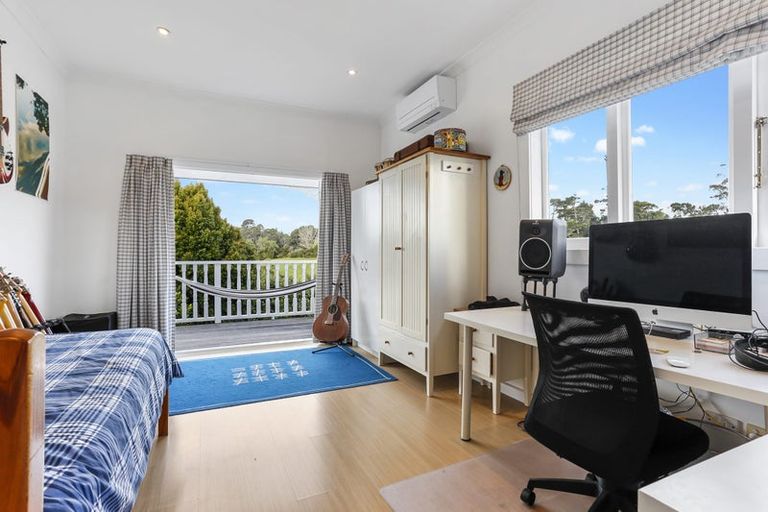 Photo of property in 54 Shaw Road, Oratia, Auckland, 0604