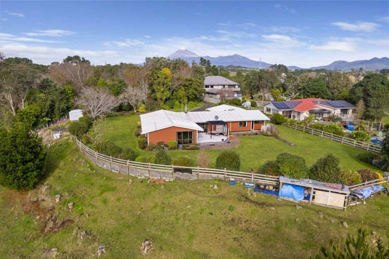 Photo of property in 6 Byron Place, Whalers Gate, New Plymouth, 4310