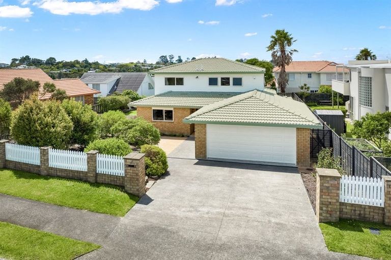 Photo of property in 4 Caversham Drive, Torbay, Auckland, 0630