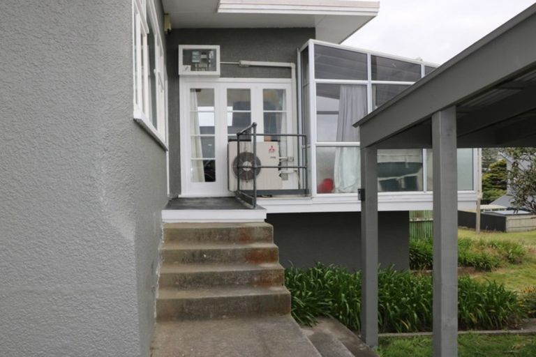 Photo of property in 22 Nelson Street, Foxton Beach, Foxton, 4815