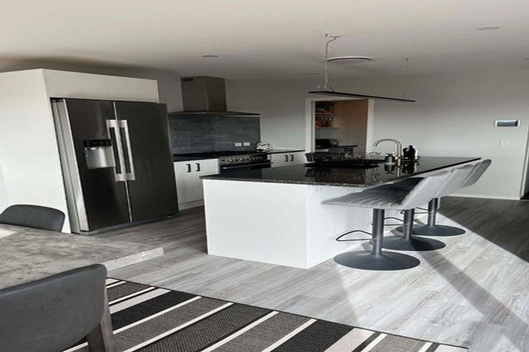 Photo of property in 6 Madeira Close, Whitby, Porirua, 5024