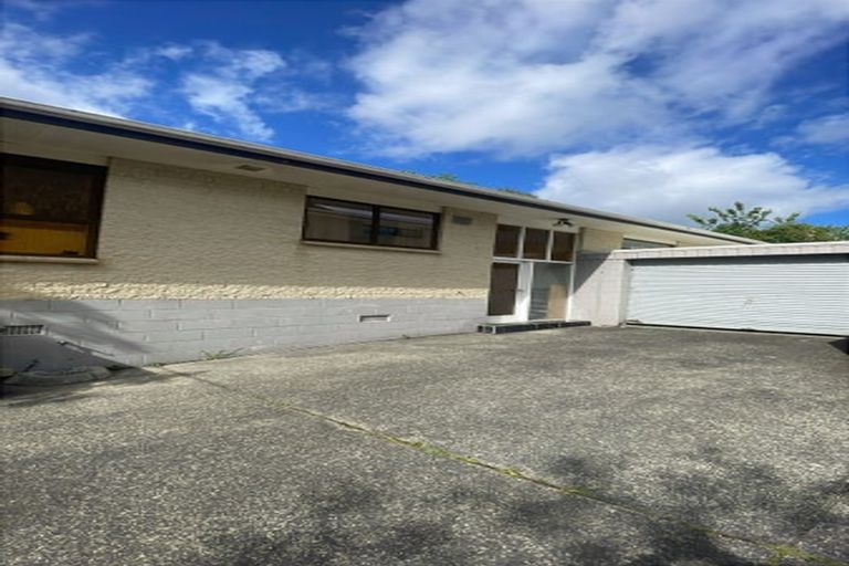 Photo of property in 2/94 Glamorgan Drive, Torbay, Auckland, 0630