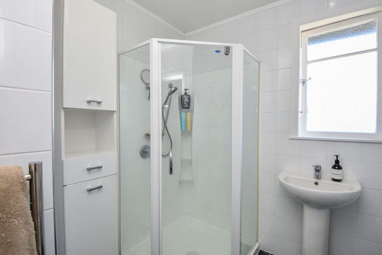 Photo of property in 10 Fairbrother Street, Carterton, 5713