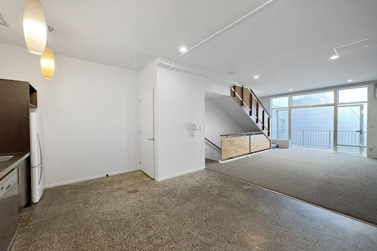 Photo of property in Mondrian Townhouses, 9/24 Hanson Street, Mount Cook, Wellington, 6021