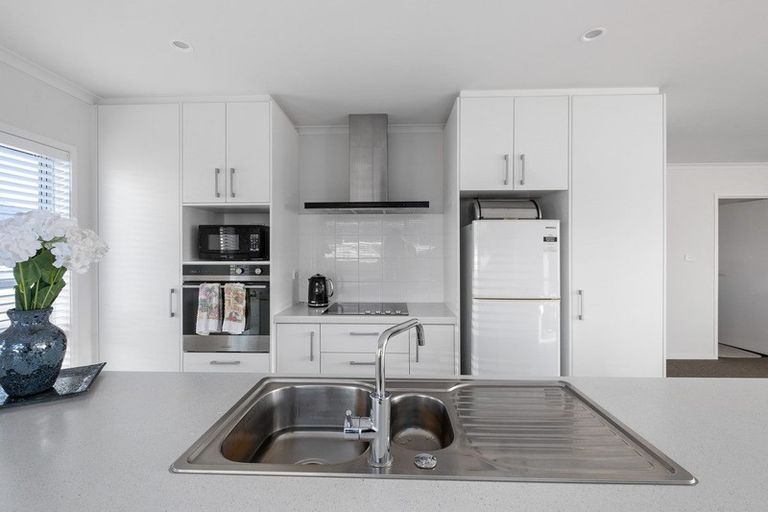 Photo of property in 22 Oka Street, Papamoa Beach, Papamoa, 3118