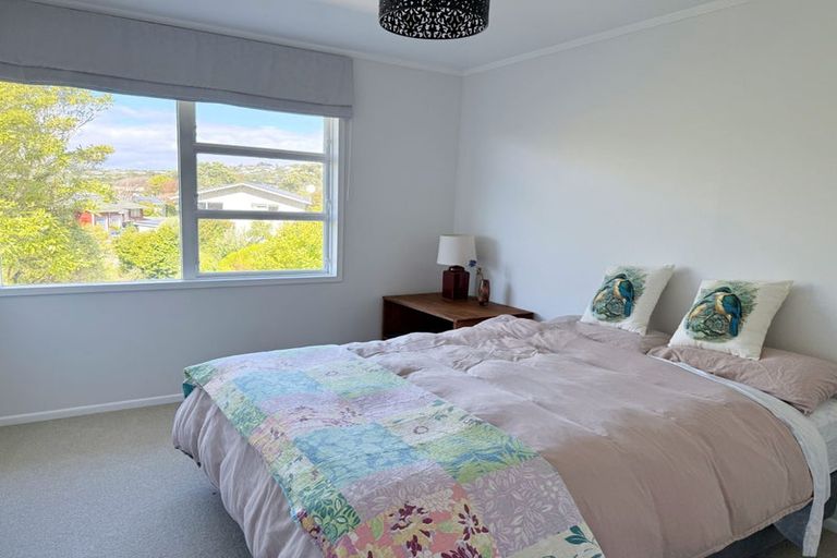 Photo of property in 71 Churton Drive, Churton Park, Wellington, 6037