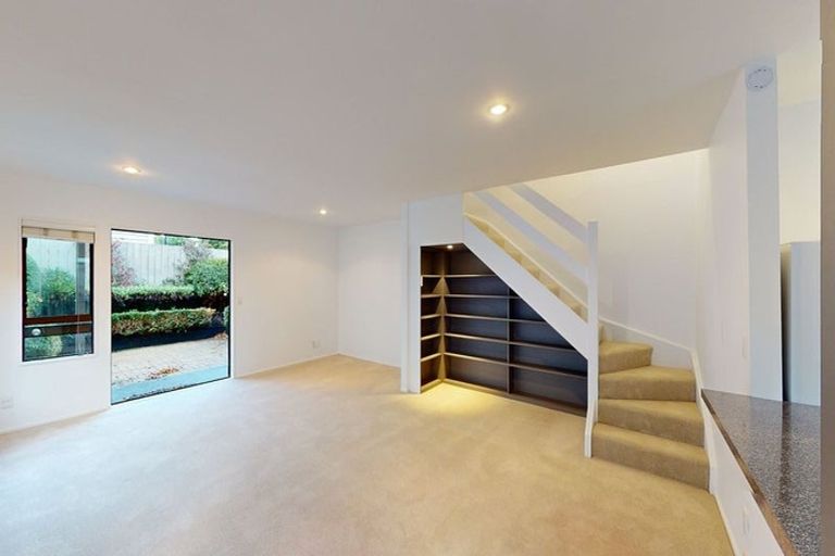 Photo of property in 12 George Street, Thorndon, Wellington, 6011