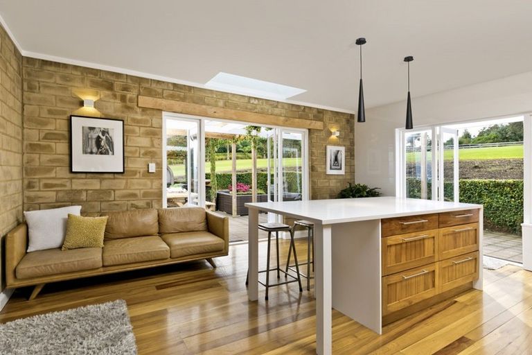 Photo of property in 563 Oaia Road, Muriwai, Waimauku, 0881