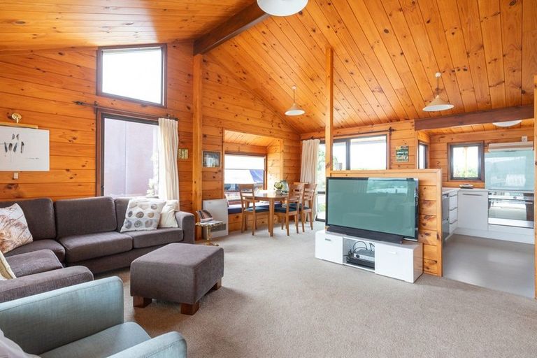 Photo of property in 40 Meiklejohn Way, Omaha, 0986