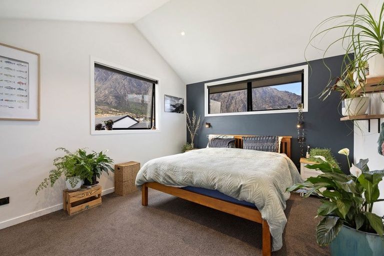 Photo of property in 6 Shepherd Road, Jacks Point, Queenstown, 9371