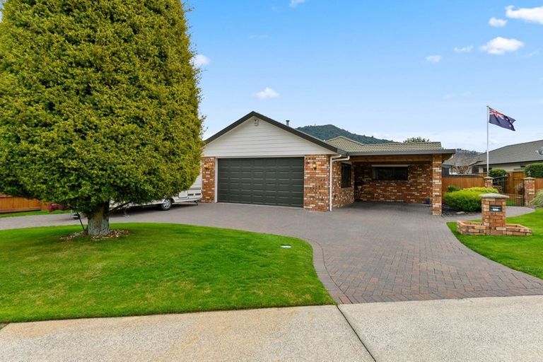 Photo of property in 4 Mccahon Drive, Pukehangi, Rotorua, 3015