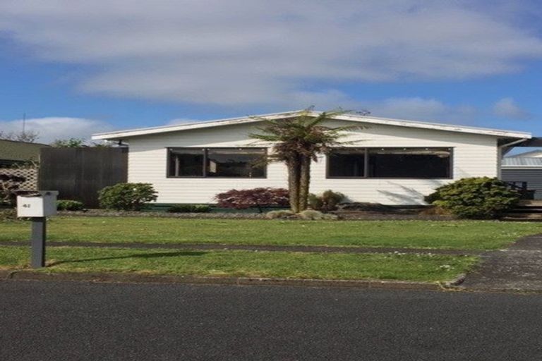 Photo of property in 41 Taihiki Road, Clarks Beach, 2122