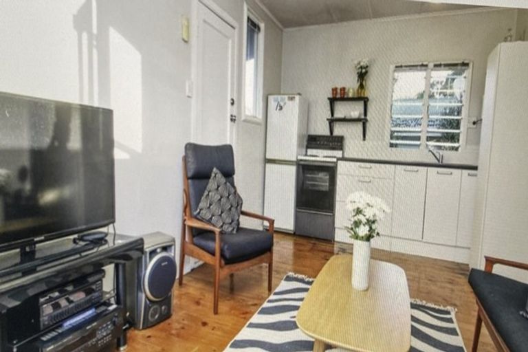 Photo of property in 377a Triangle Road, Henderson, Auckland, 0610