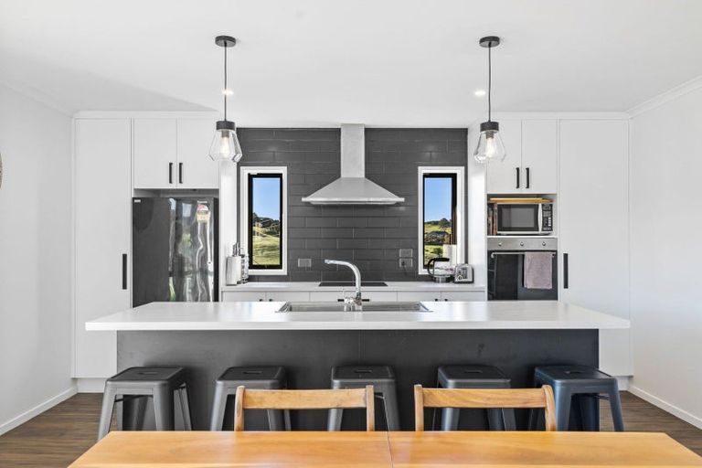 Photo of property in 2 Nihotetea Lane, Maunu, Whangarei, 0110