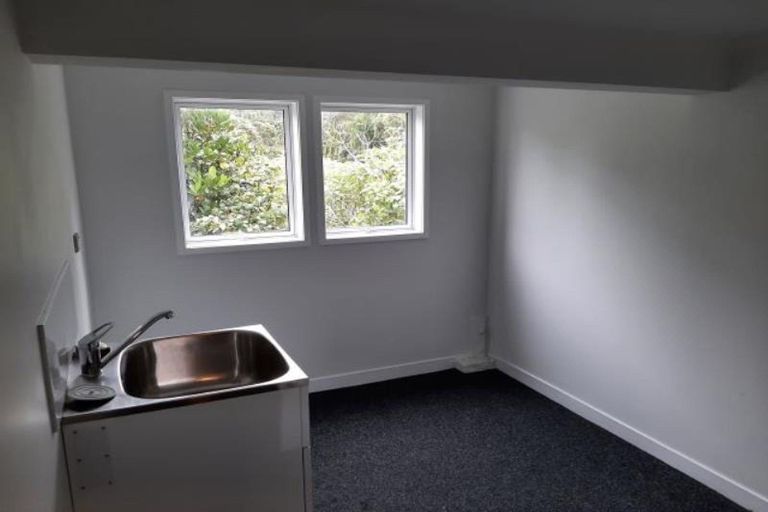 Photo of property in 46 Carrington Street, Lower Vogeltown, New Plymouth, 4310