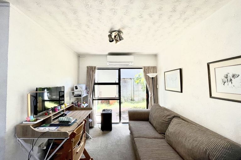 Photo of property in 7/3 Glen Road, Browns Bay, Auckland, 0630