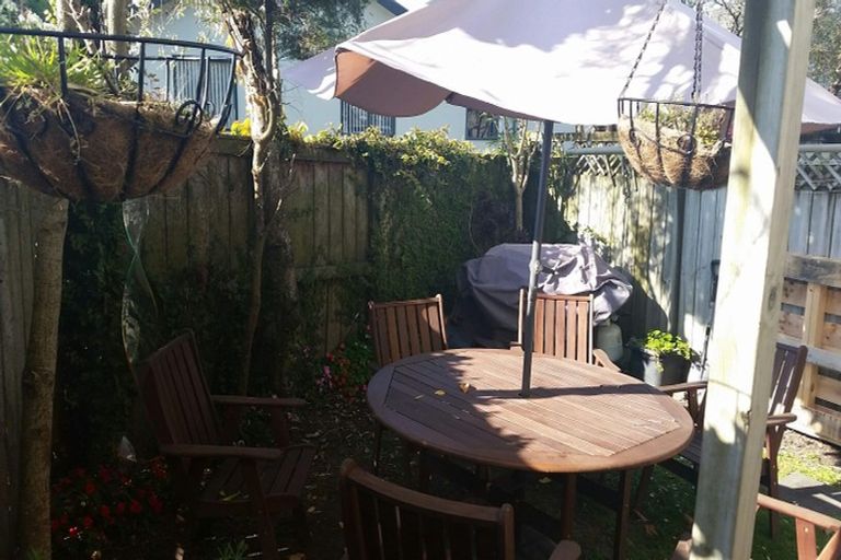 Photo of property in 14/3 Orwell Road, Greenhithe, Auckland, 0632