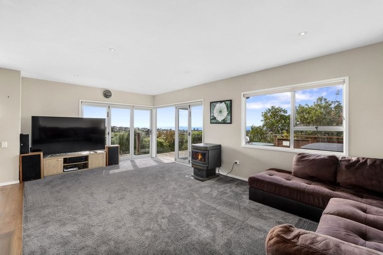Photo of property in 4 Geoffrey Road, Torbay, Auckland, 0630