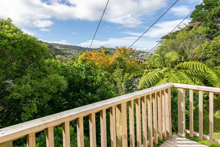 Photo of property in 55 Makara Road, Karori, Wellington, 6012