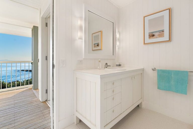 Photo of property in 350 Mcauslin Road, Whananaki, Hikurangi, 0181