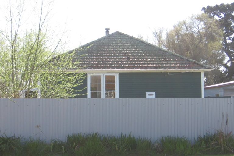 Photo of property in 9 Churchill Crescent, Foxton, 4814