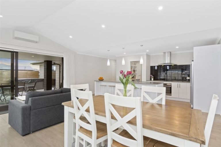 Photo of property in 101 Te Kio Crescent, Papamoa Beach, Papamoa, 3118