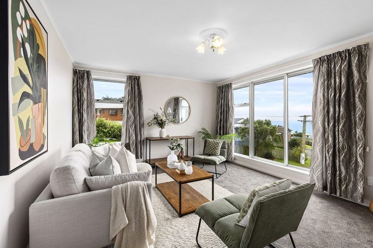 Photo of property in 45 Hiwi Crescent, Titahi Bay, Porirua, 5022