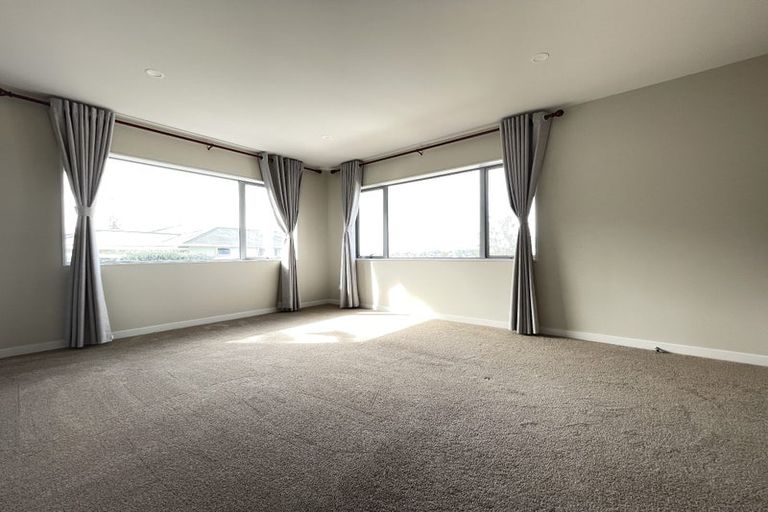 Photo of property in 28a Bruce Road, Glenfield, Auckland, 0629