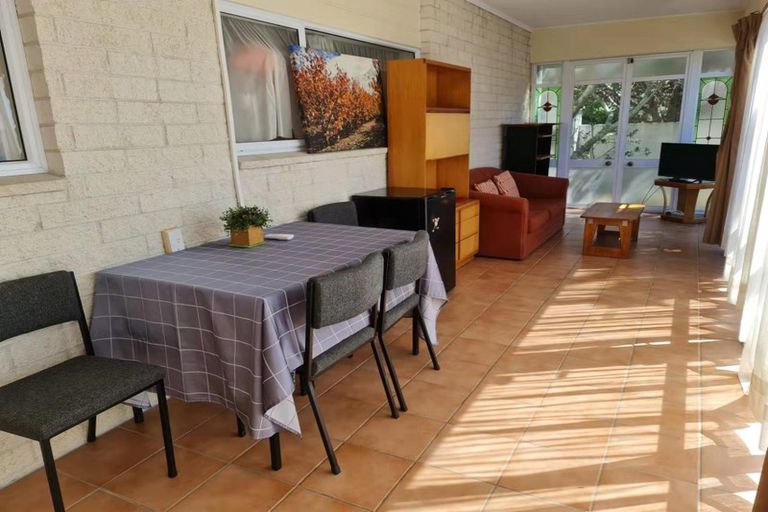 Photo of property in 2 Sylvan Park Avenue, Milford, Auckland, 0620