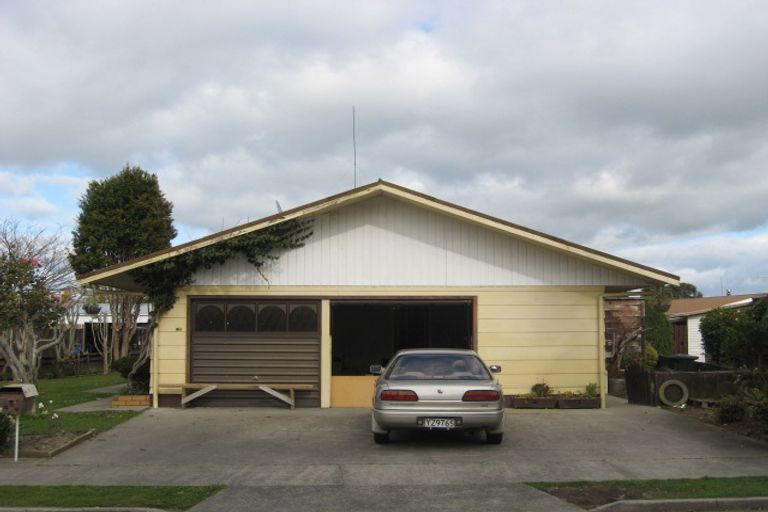 Photo of property in 12 Tawhara Place, Edgecumbe, 3120
