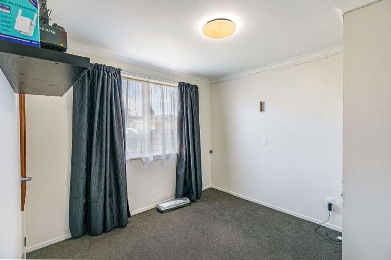 Photo of property in 1/1 Cooper Place, Papakura, 2110