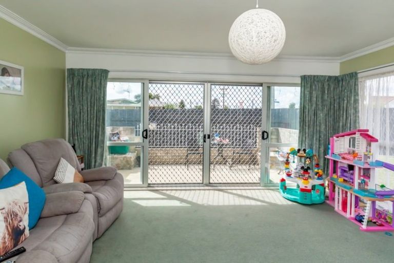 Photo of property in 1 Worcester Street, Levin, 5510