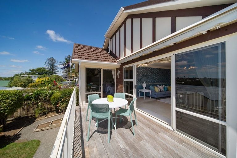 Photo of property in 2/40 Cook Street, Howick, Auckland, 2014