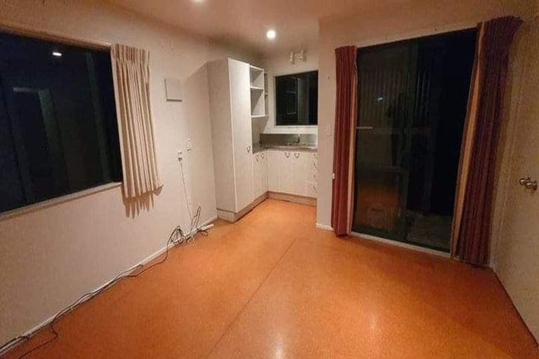 Photo of property in 74 Tarrant Road, Helensville, 0875