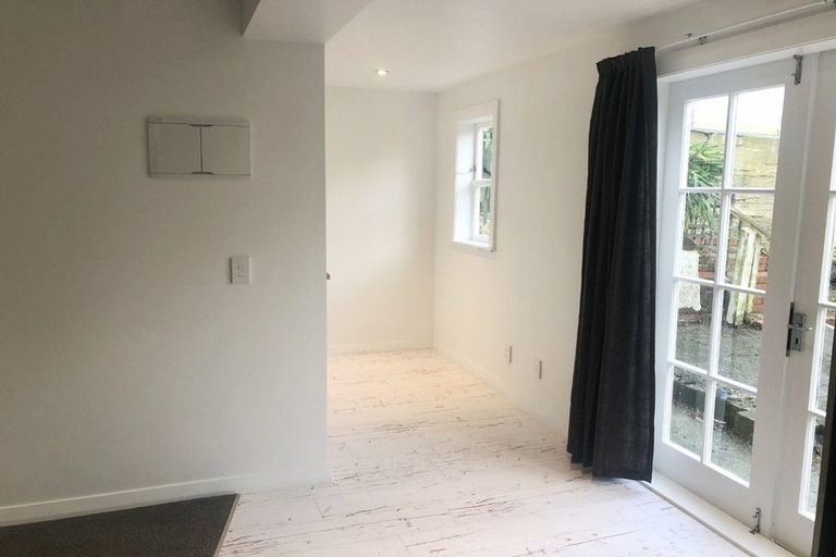 Photo of property in 361 The Terrace, Te Aro, Wellington, 6011