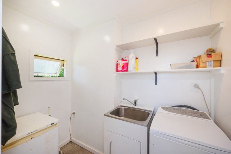 Photo of property in 16 Thomson Street, West End, Palmerston North, 4412