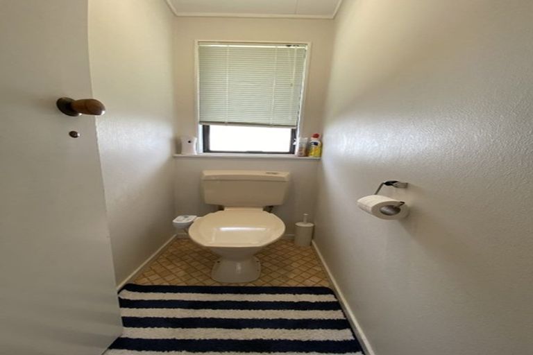 Photo of property in 2/23 Mataura Place, Clover Park, Auckland, 2019