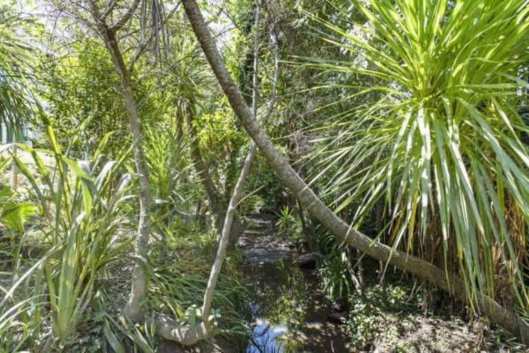 Photo of property in 1/121 Godley Road, Green Bay, Auckland, 0604