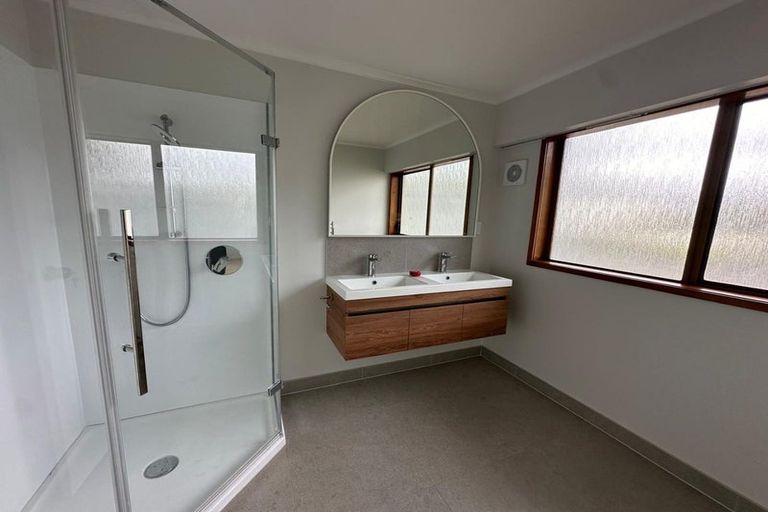 Photo of property in 1/6 Bruce Street, Northcote Point, Auckland, 0627