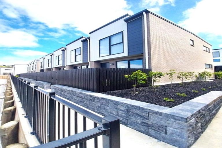 Photo of property in 41 Tukari Lane, Mangere Bridge, Auckland, 2022