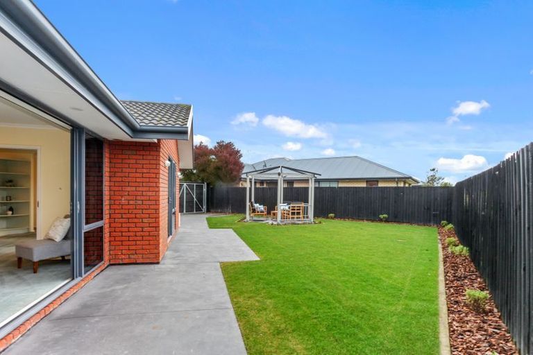 Photo of property in 6 Te Pihopa Way, Aidanfield, Christchurch, 8025