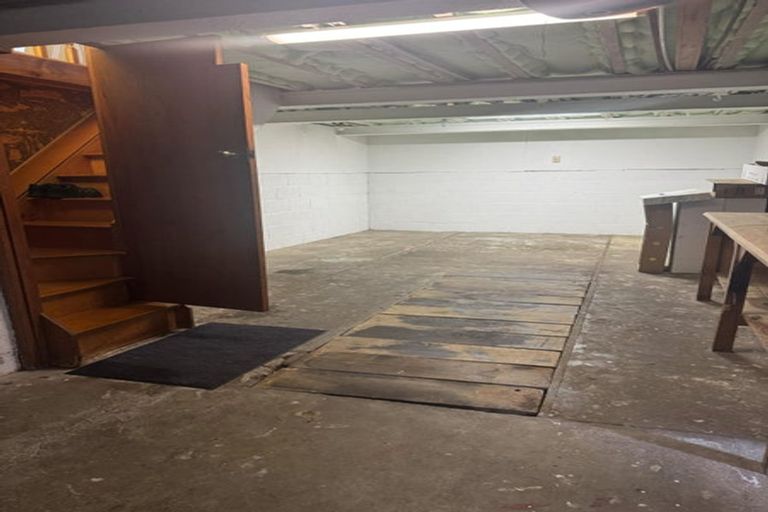 Photo of property in 8 Mahoe Street, Strandon, New Plymouth, 4312