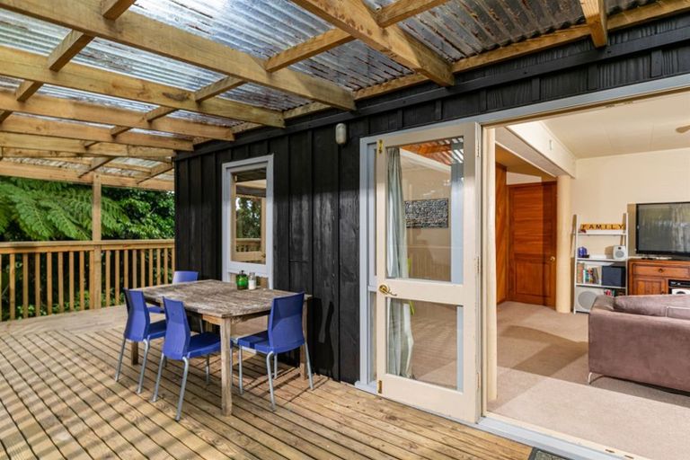 Photo of property in 812 West Coast Road, Oratia, Auckland, 0604