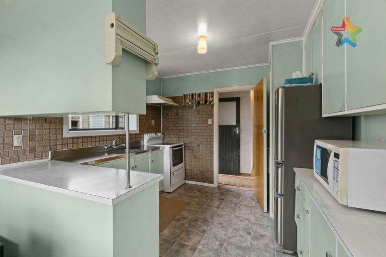 Photo of property in 59 Chapman Crescent, Naenae, Lower Hutt, 5011