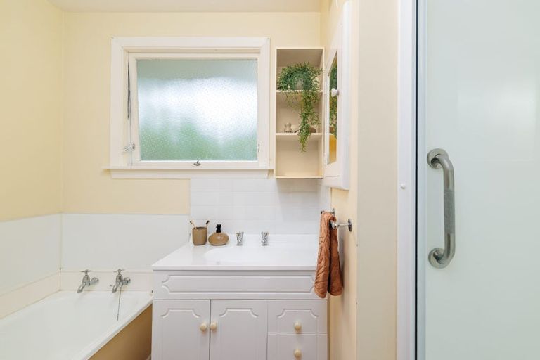 Photo of property in 1/16b Canberra Place, Redwood, Christchurch, 8051