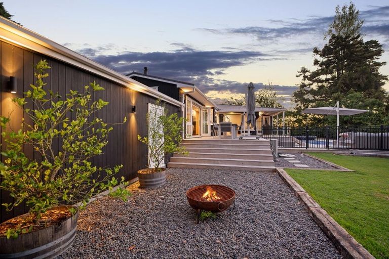 Photo of property in 47 Koraha Road, Kumeu, 0892