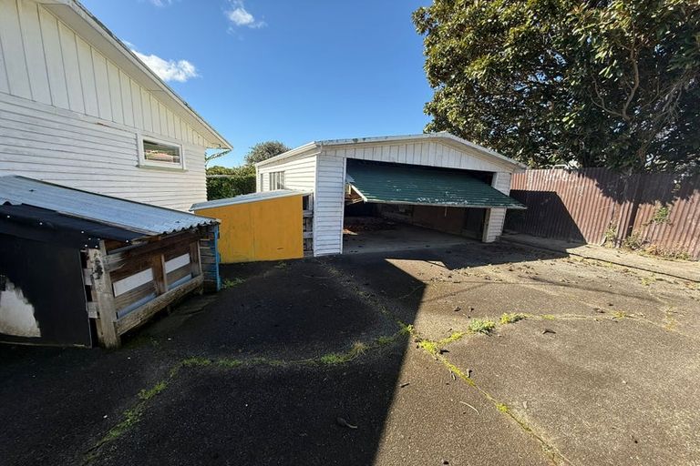 Photo of property in 16 Jade Avenue, Pakuranga Heights, Auckland, 2010