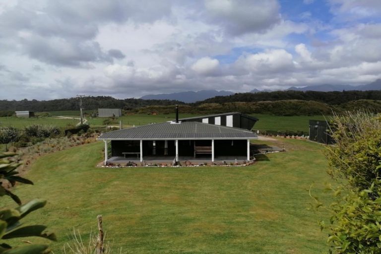 Photo of property in 109 Hands Road, Charleston, Cape Foulwind, 7892