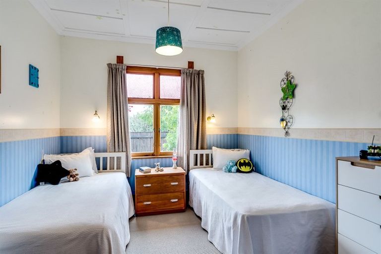 Photo of property in 10 Petane Road, Bay View, Napier, 4104