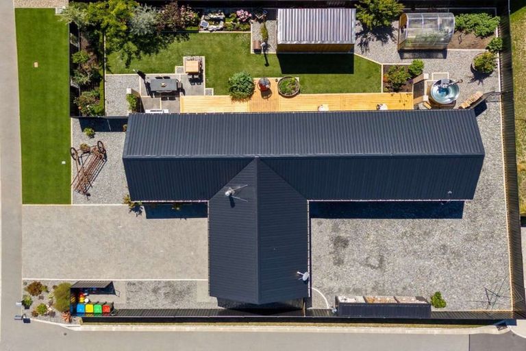 Photo of property in 52 Stratford Drive, Mount Pisa, Cromwell, 9383